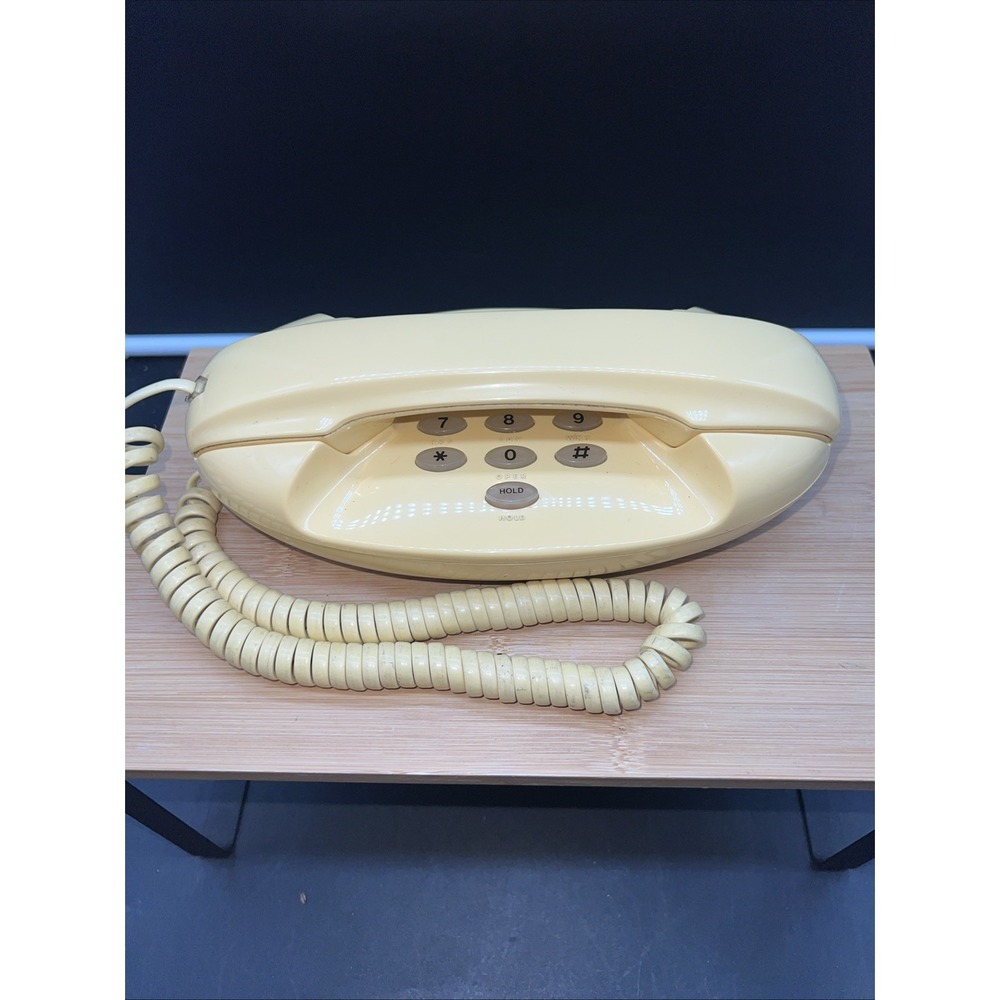 Vintage 1984 TeleQuest Desk Telephone Manta 150-TF Buttercream Yellow Untested